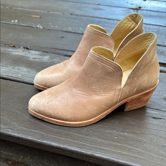 Nisolo leather tan heeled ankle boots size 6 - Picture 1 of 6